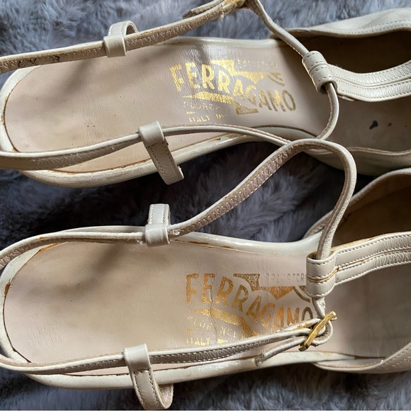 FERRAGAMO SLINGBACK PUMPS - Picture 8 of 10